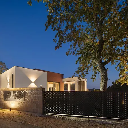 Villa La *