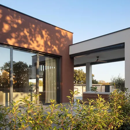 La Villa *