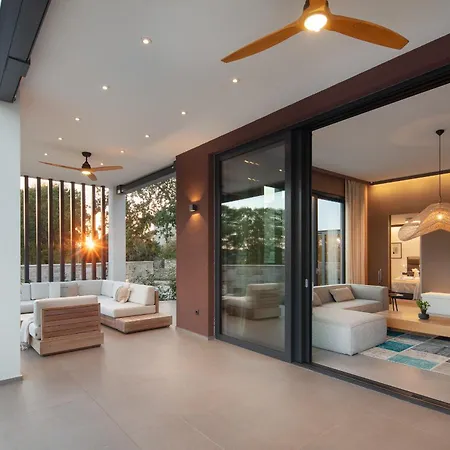 La Villa *